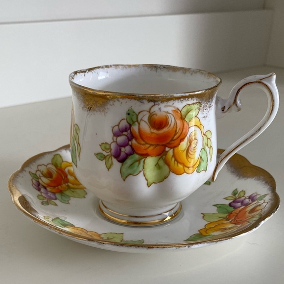 VTG ROYAL ALBERT CROWN CHINA TEACUP AND SAUCER WITH ORANGE AND YELLOW ROSES - Picture 7 of 7